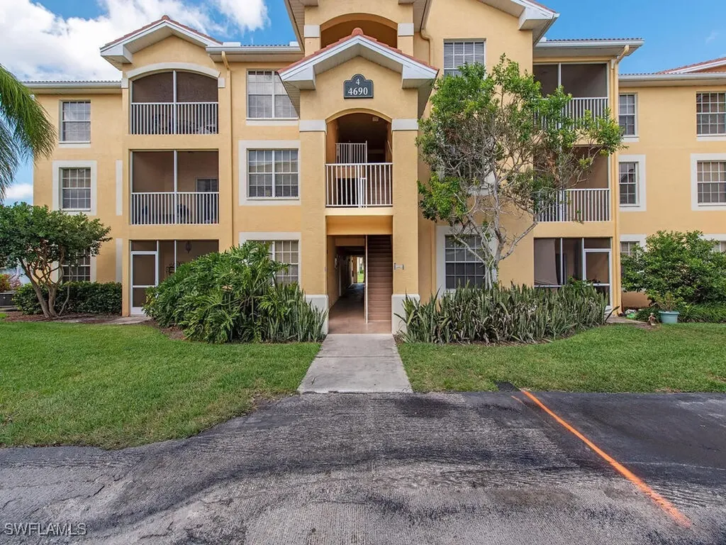 4690 Saint Croix Lane Naples FL 34109
