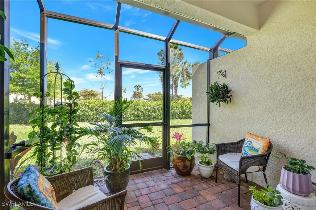2072 Wellington Street Naples FL 34120