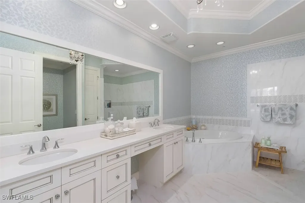 8073 Players Cove Drive Naples FL 34113