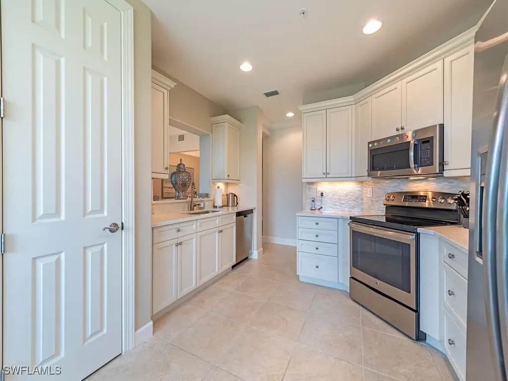8073 Players Cove Drive Naples FL 34113
