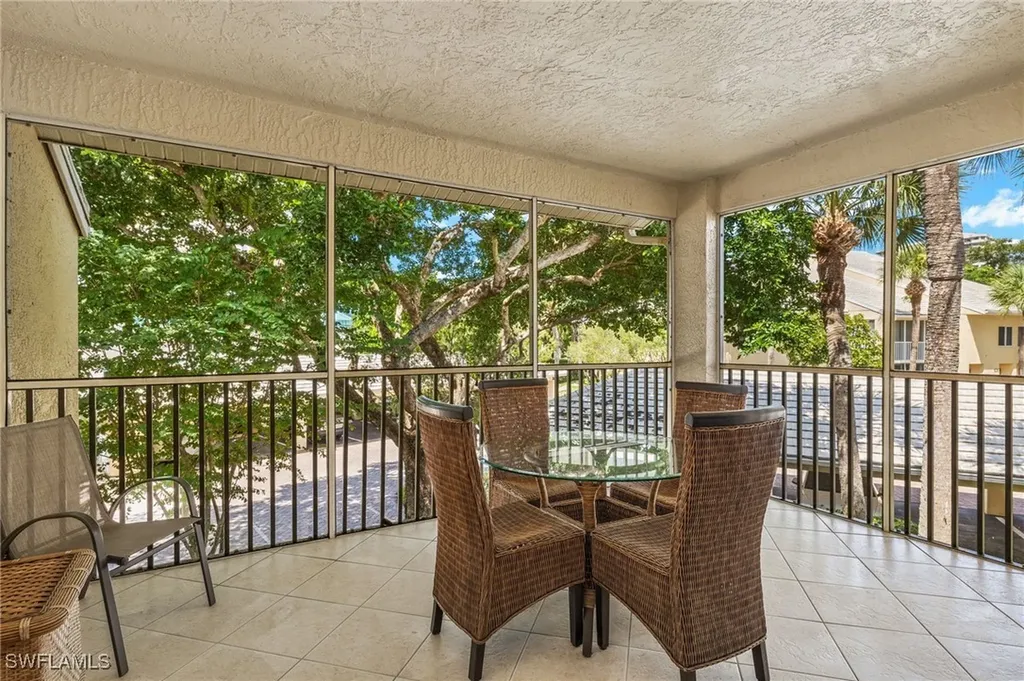 5817 Glencove Drive Naples FL 34108