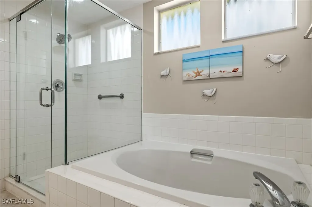 5817 Glencove Drive Naples FL 34108