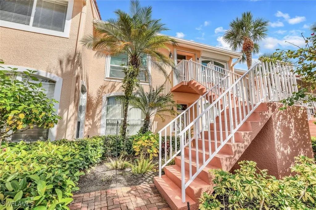 Naples FL, 1972 Cascades Drive, Unit 5410