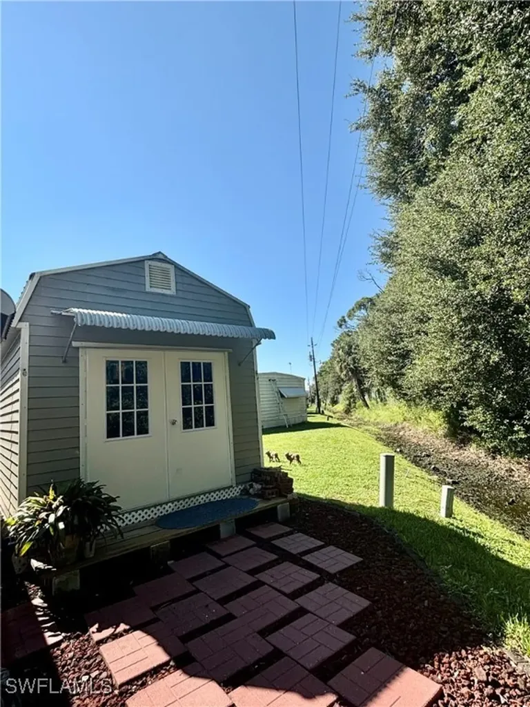 221 Shrub Lane N North Fort Myers FL 33917