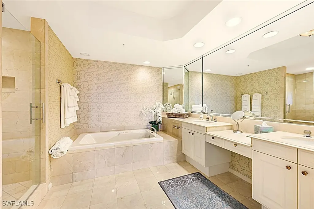 8990 Bay Colony Drive Naples FL 34108
