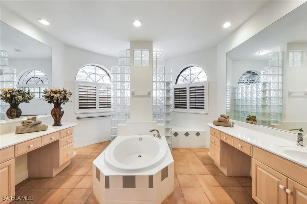 2220 Sagramore Place Cape Coral FL 33914