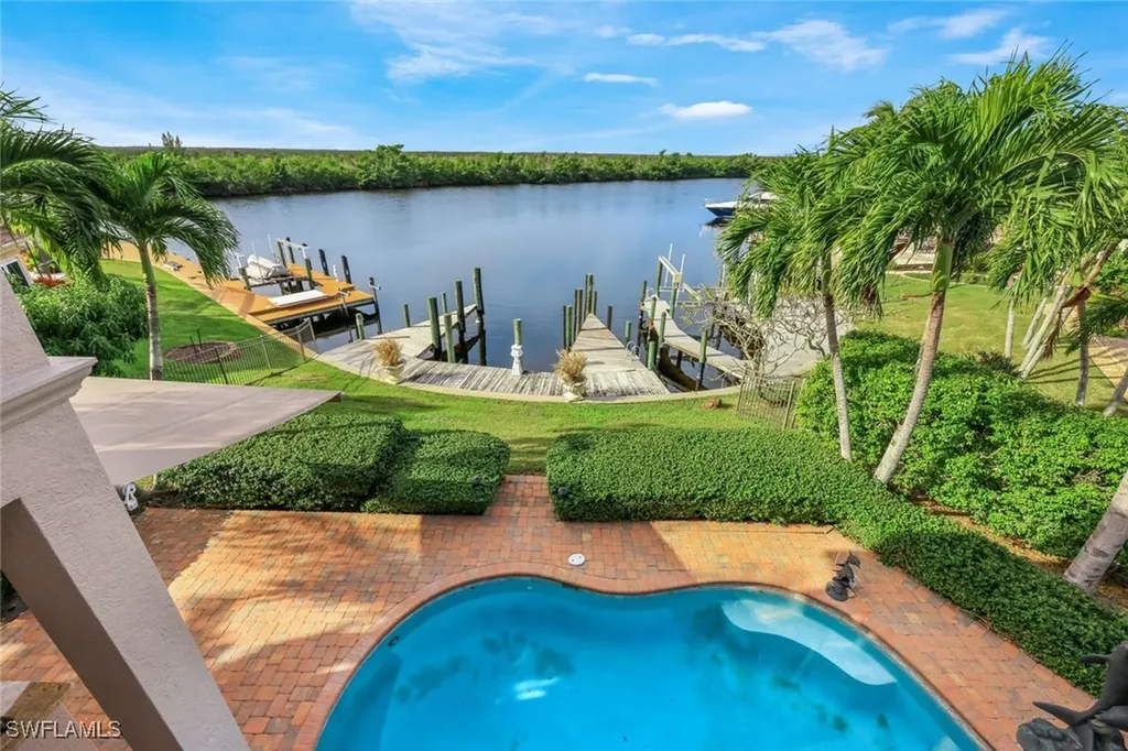 2220 Sagramore Place Cape Coral FL 33914
