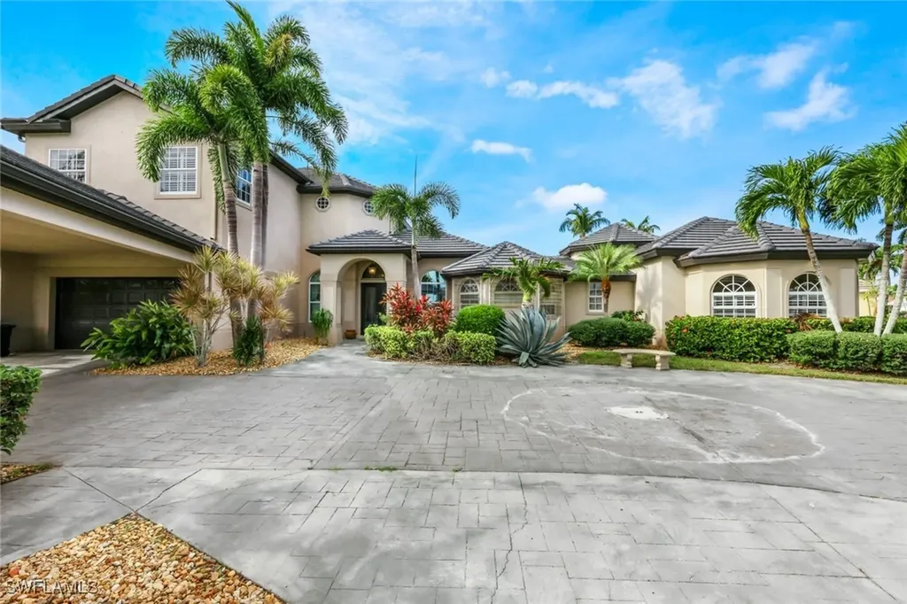 2220 Sagramore Place Cape Coral FL 33914