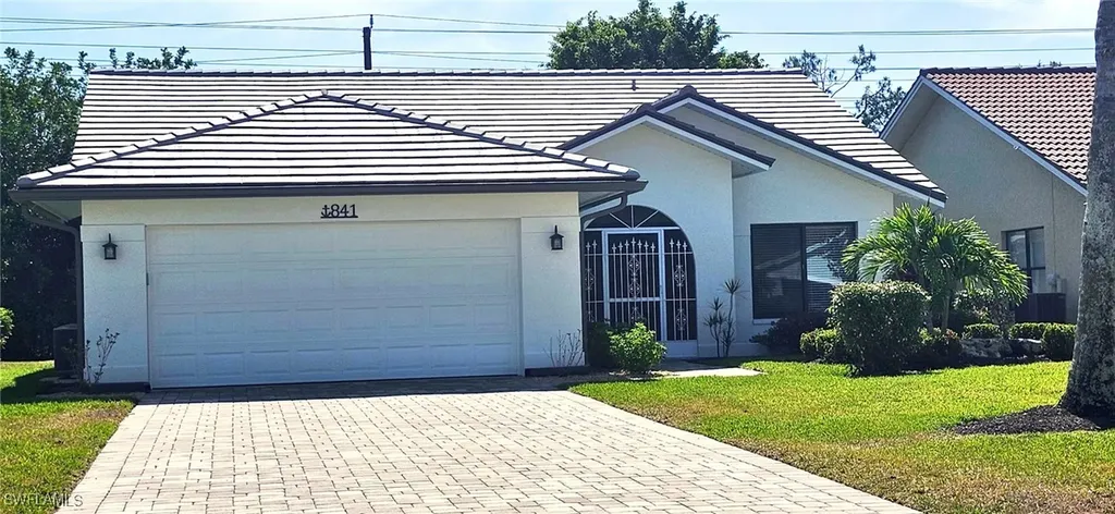 841 Kings Way Naples FL 34104