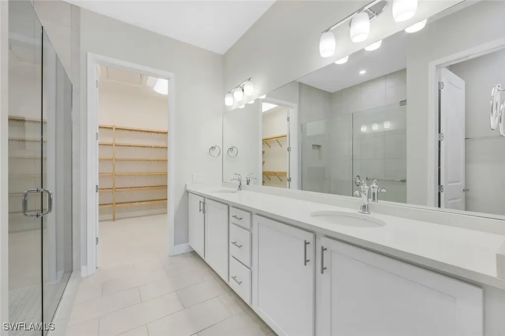 172 Indies Drive E Naples FL 34114