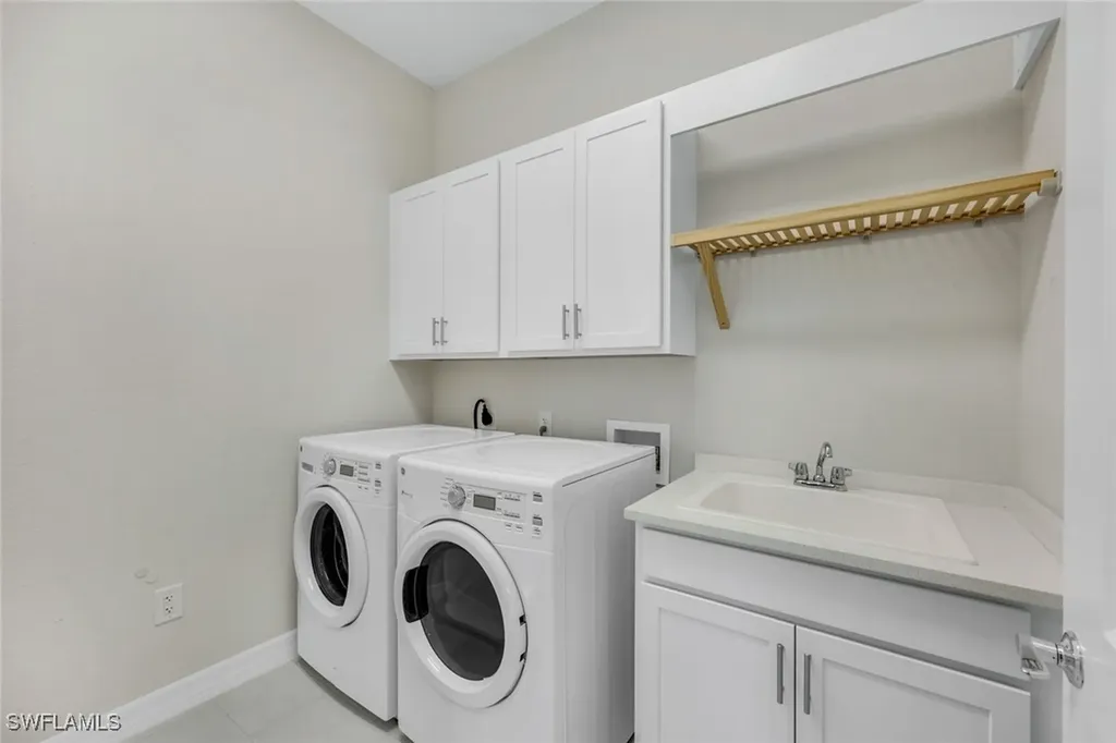 172 Indies Drive E Naples FL 34114