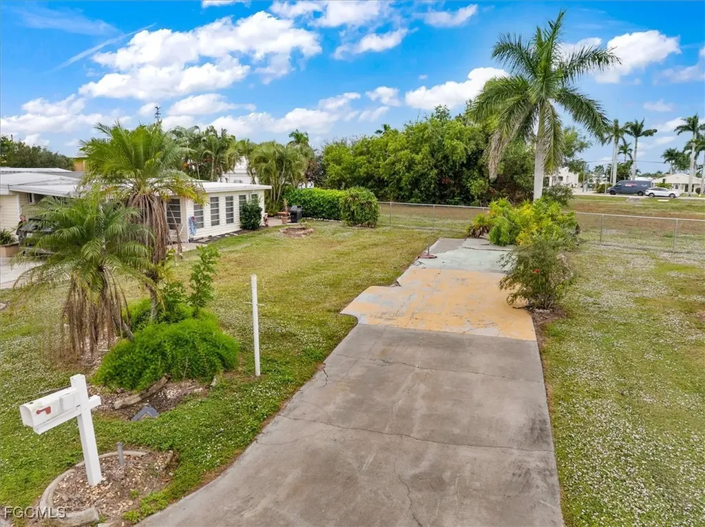 158 Adrienne Drive Fort Myers FL 33908