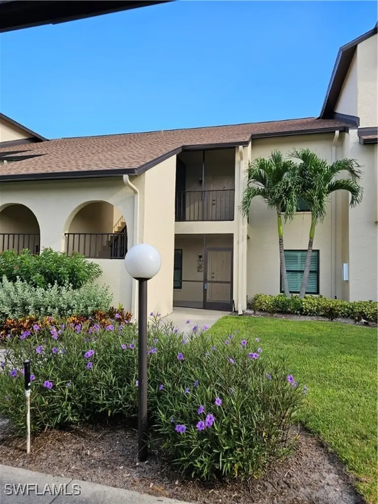 8287 Charter Club Circle Fort Myers FL 33919