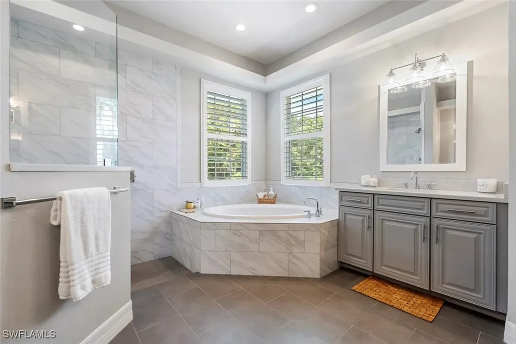 10034 Lions Bay Court Naples FL 34120