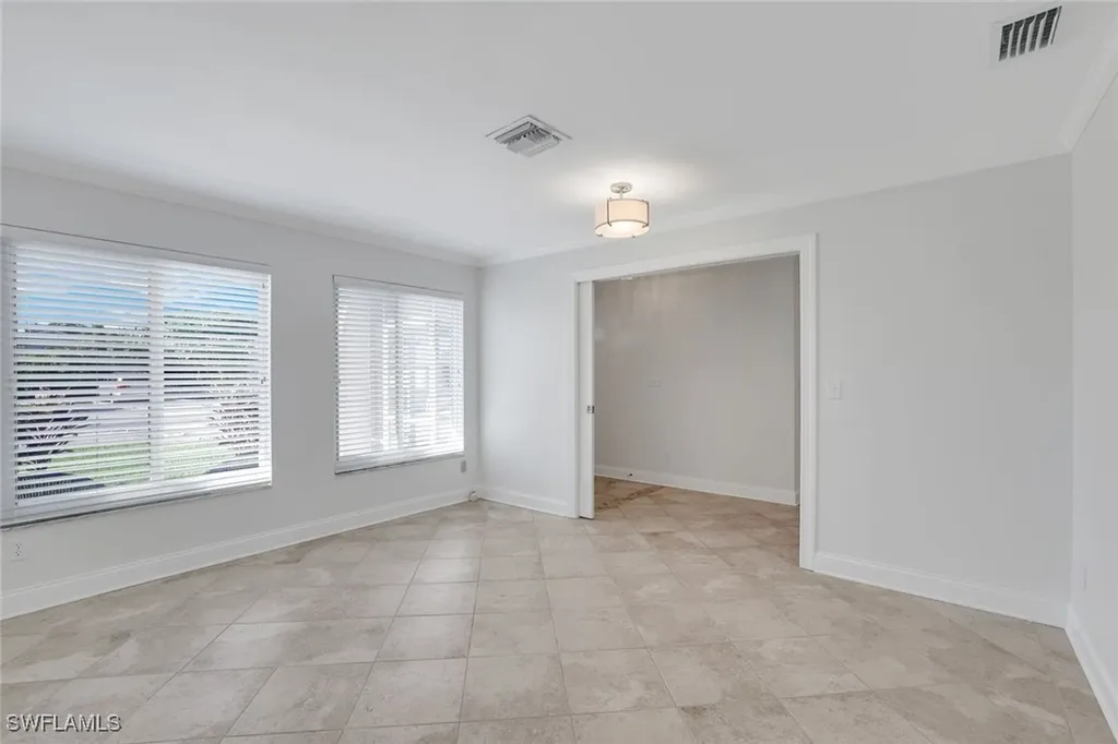 573 98th Avenue N Naples FL 34108