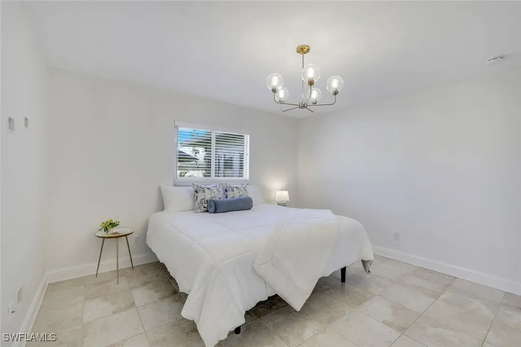 573 98th Avenue N Naples FL 34108