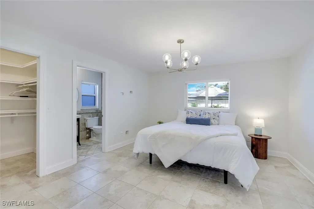 573 98th Avenue N Naples FL 34108