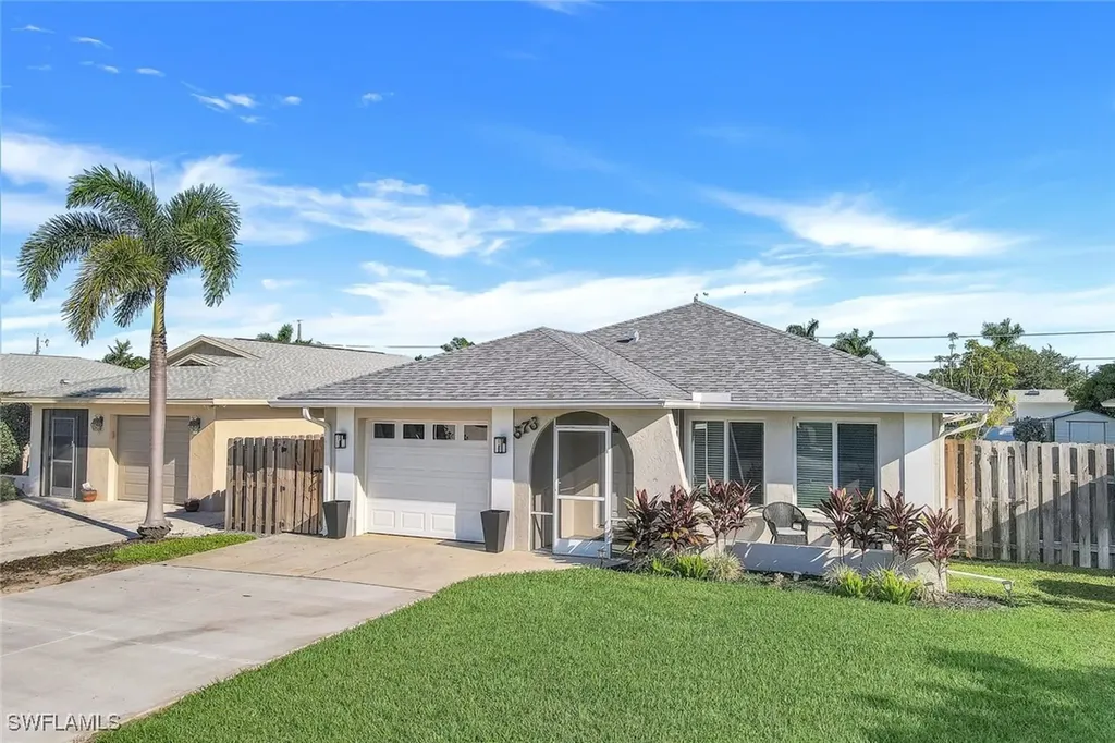 573 98th Avenue N Naples FL 34108