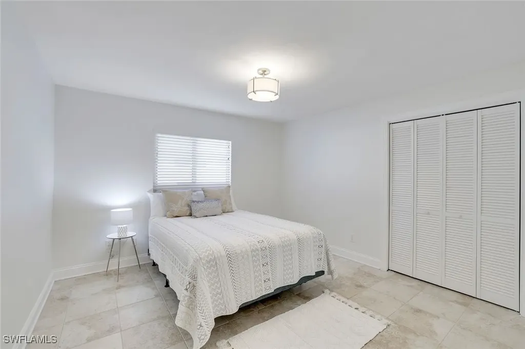 573 98th Avenue N Naples FL 34108