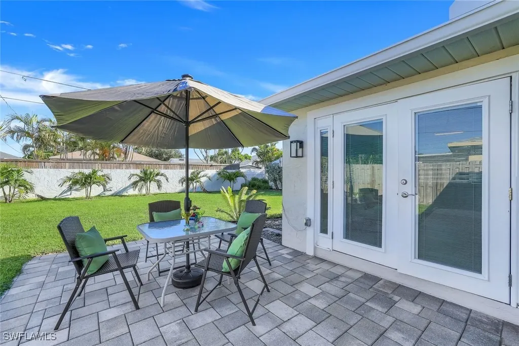 573 98th Avenue N Naples FL 34108