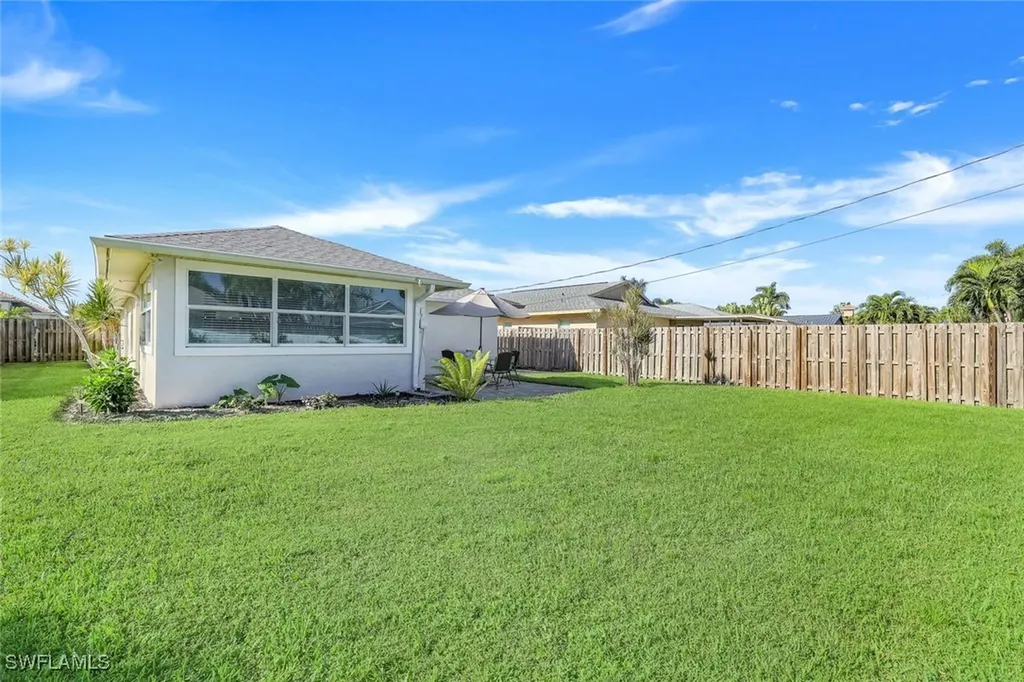 573 98th Avenue N Naples FL 34108