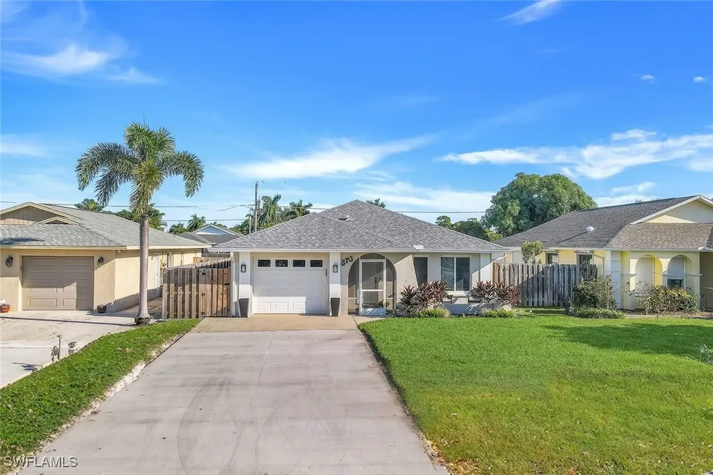573 98th Avenue N Naples FL 34108