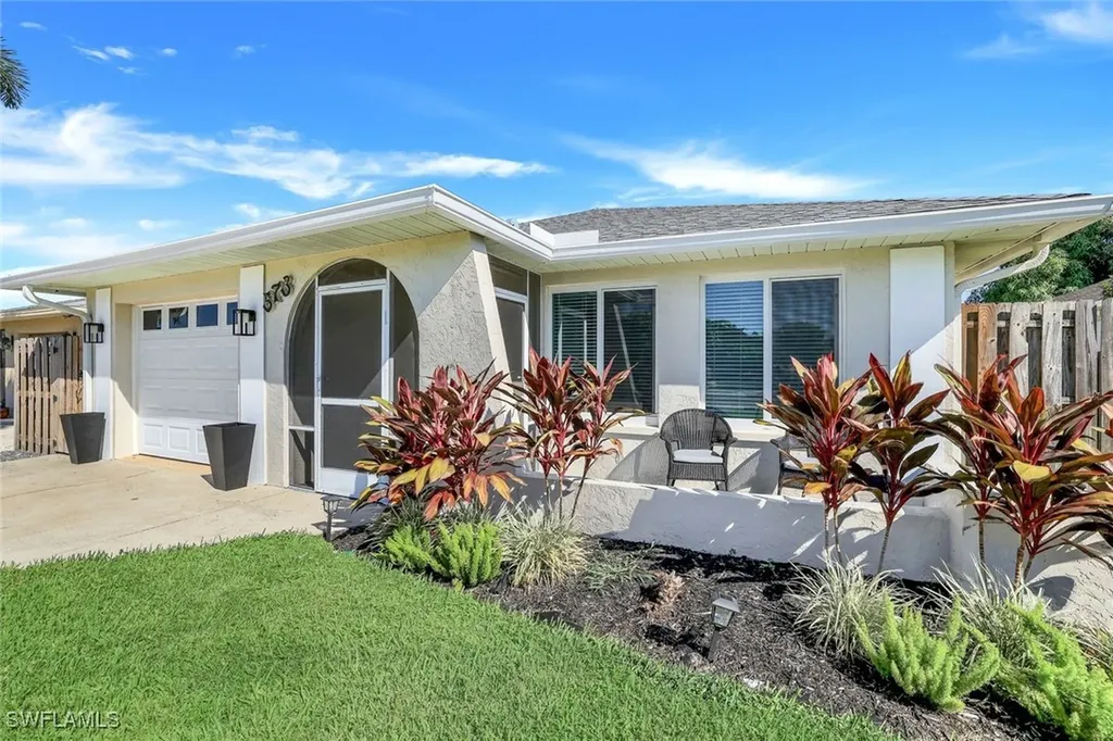 573 98th Avenue N Naples FL 34108