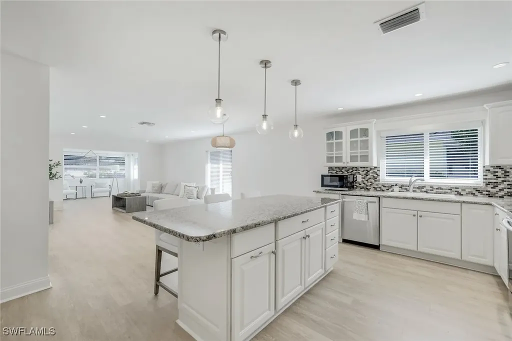 573 98th Avenue N Naples FL 34108