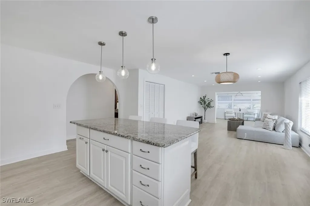 573 98th Avenue N Naples FL 34108