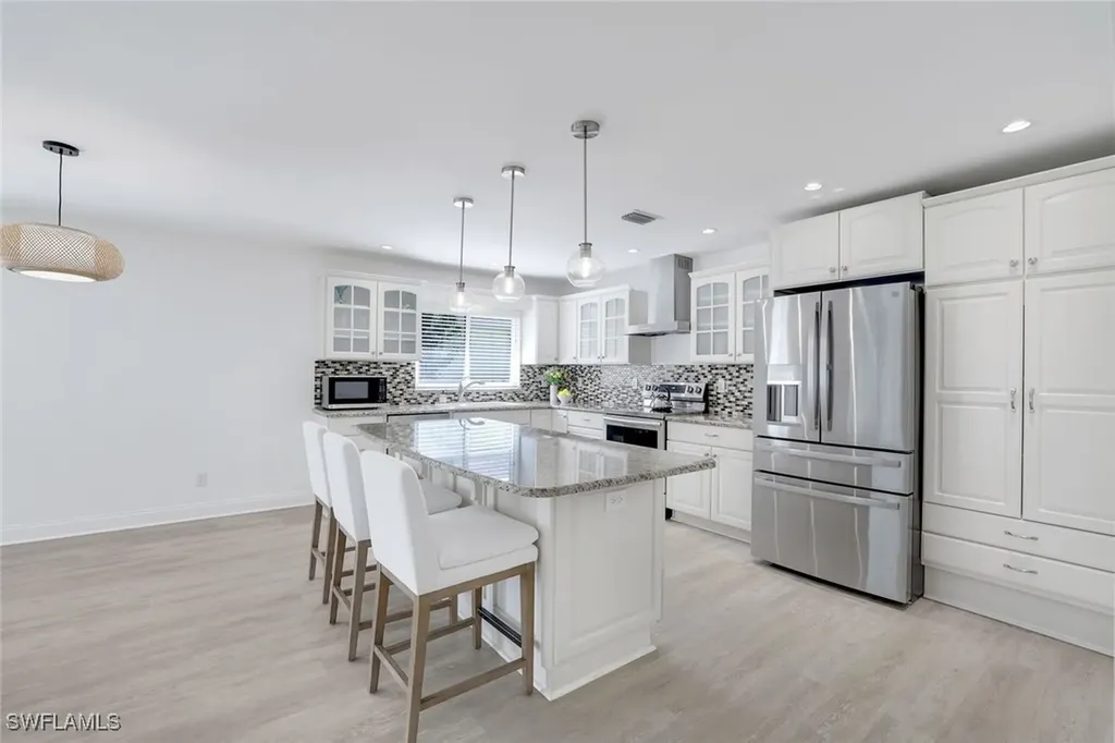 573 98th Avenue N Naples FL 34108