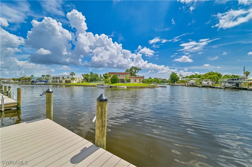 632 Victoria Drive Cape Coral FL 33904