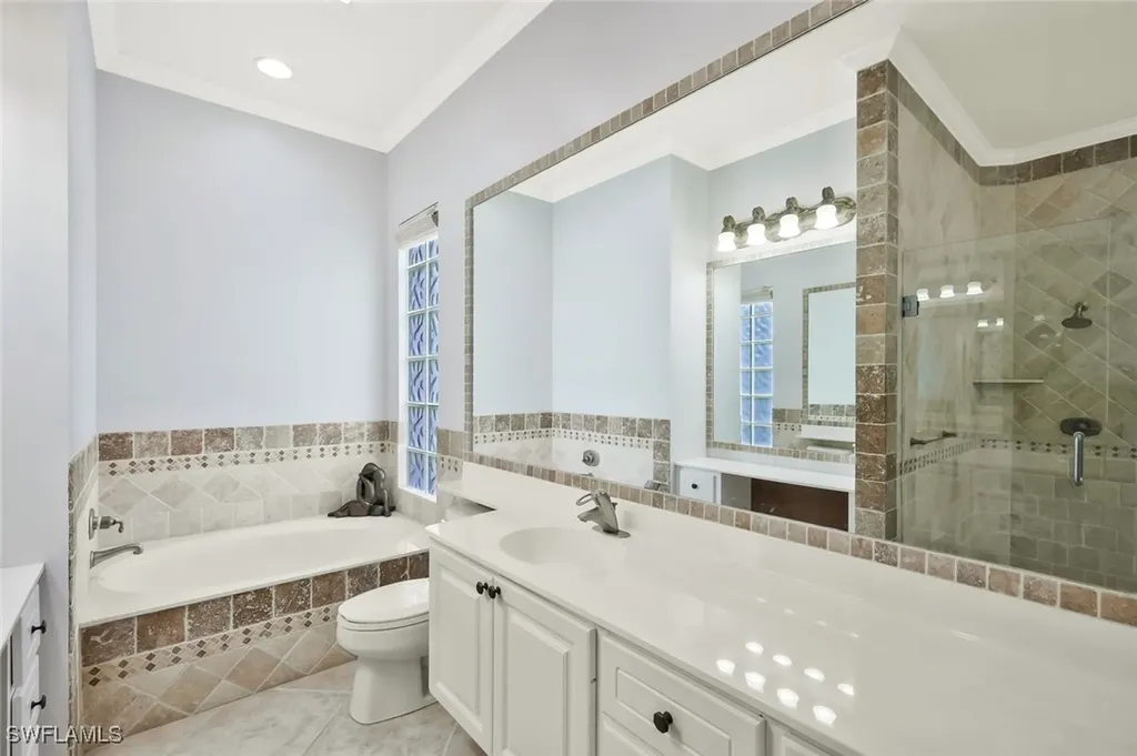 5449 Freeport Lane Naples FL 34119