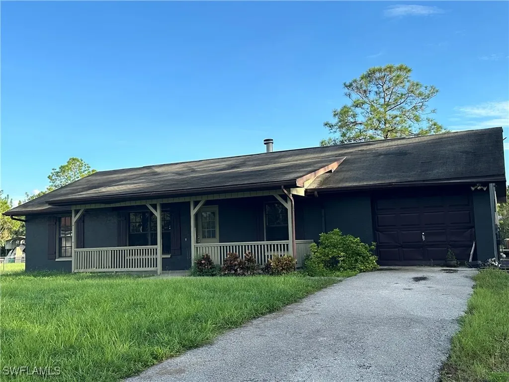 Naples FL, 2930 6TH Avenue SE