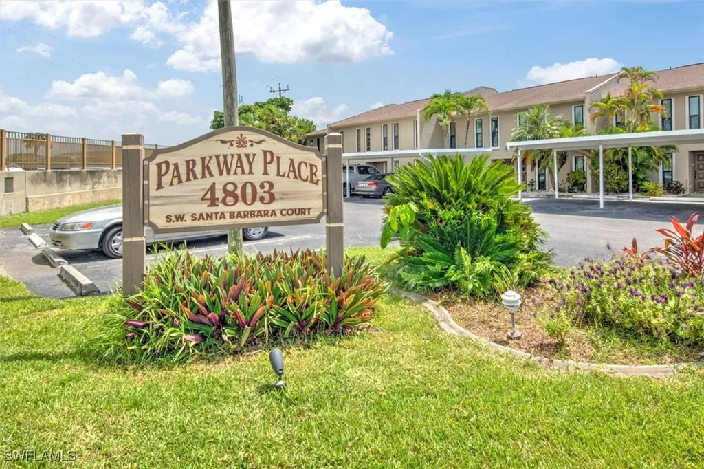 4803 SW Santa Barbara Court Cape Coral FL 33914