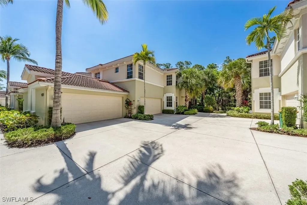 Naples FL, 1626 Tarpon Bay Drive S, Unit 102