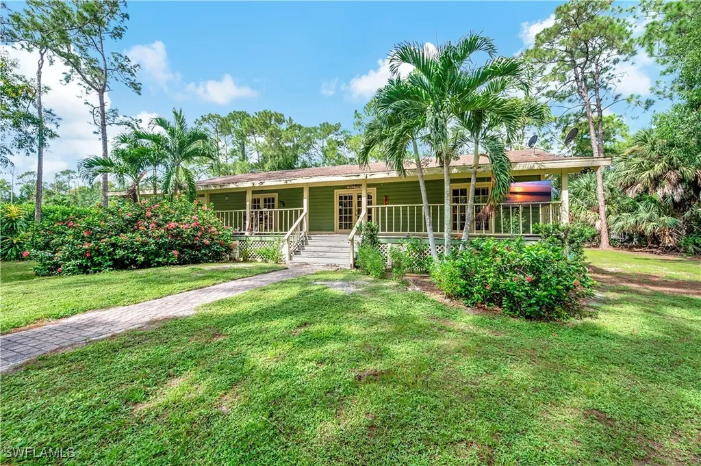 1511 Logan Court Naples FL 34116