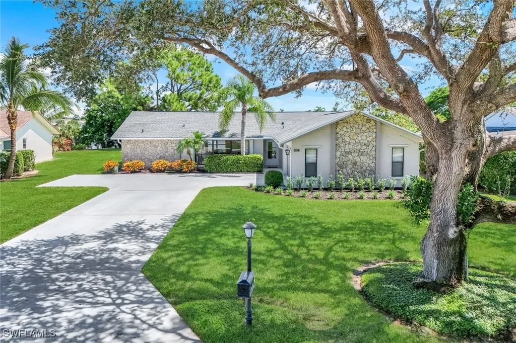 9694 Litchfield Lane Naples FL 34109