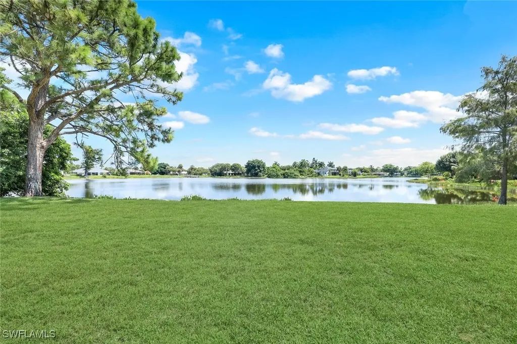 9694 Litchfield Lane Naples FL 34109