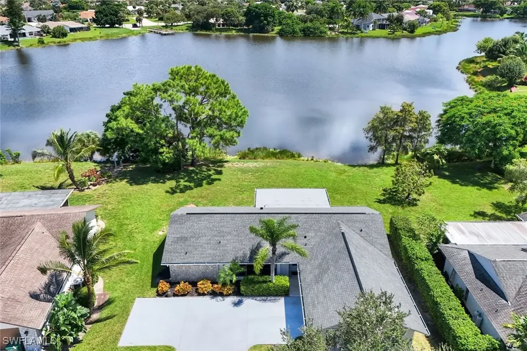 9694 Litchfield Lane Naples FL 34109