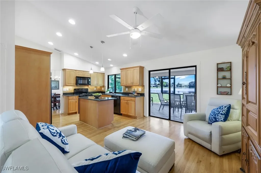 9694 Litchfield Lane Naples FL 34109