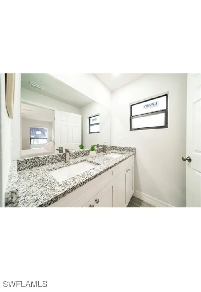 317-319 SW 47th Terrace Cape Coral FL 33914
