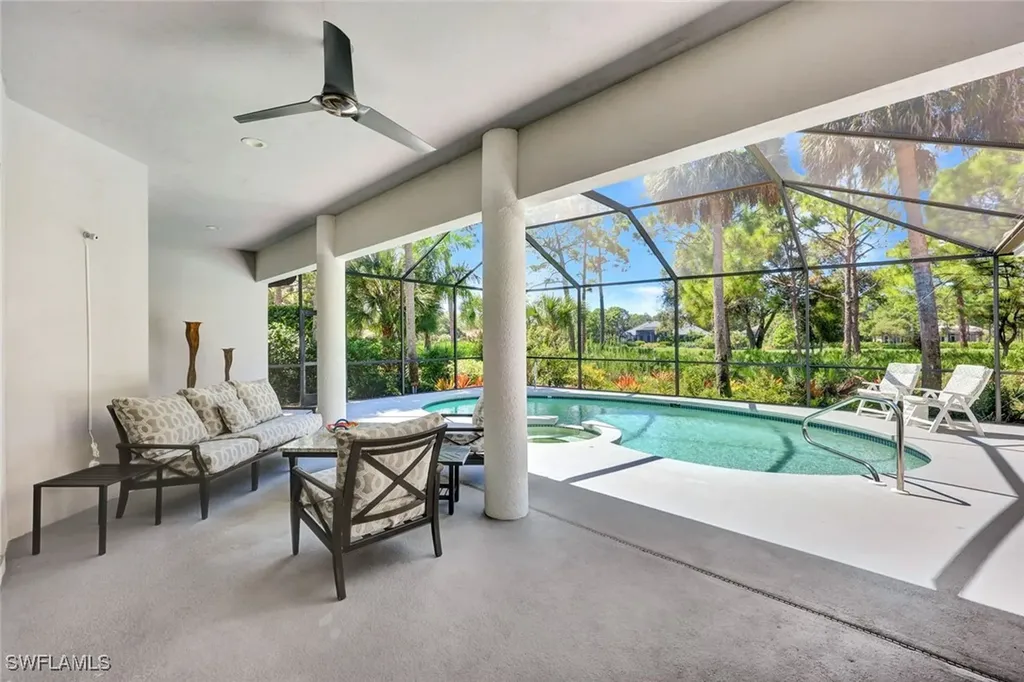 1004 Barcarmil Way Naples FL 34110