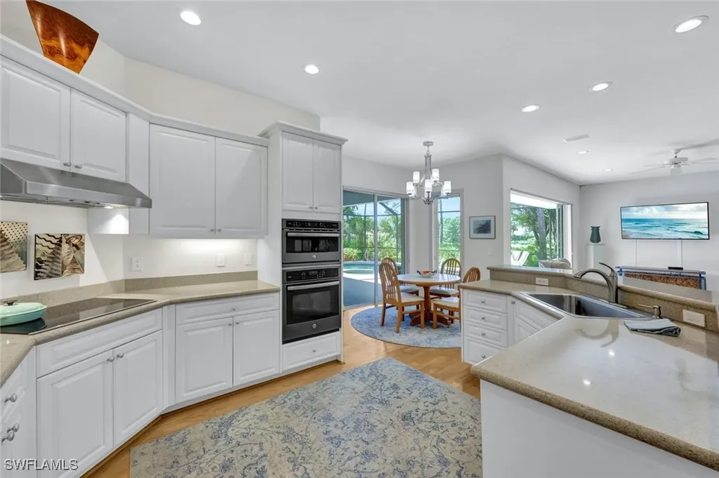 1004 Barcarmil Way Naples FL 34110