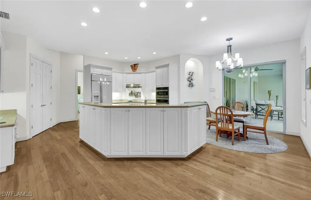 1004 Barcarmil Way Naples FL 34110