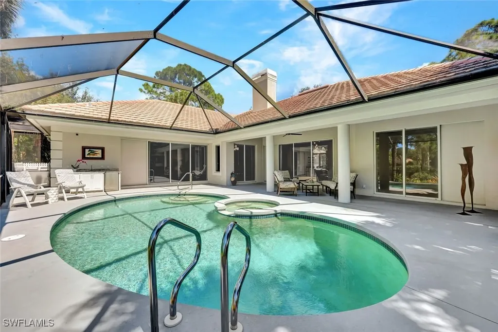 1004 Barcarmil Way Naples FL 34110