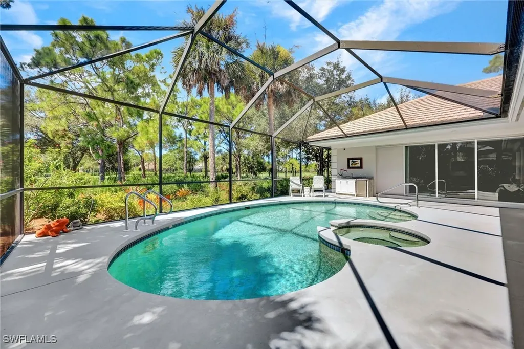 1004 Barcarmil Way Naples FL 34110