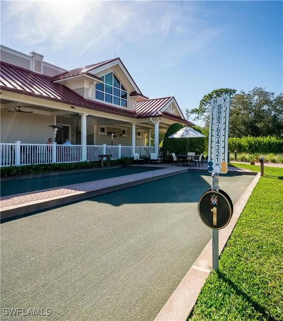 1004 Barcarmil Way Naples FL 34110