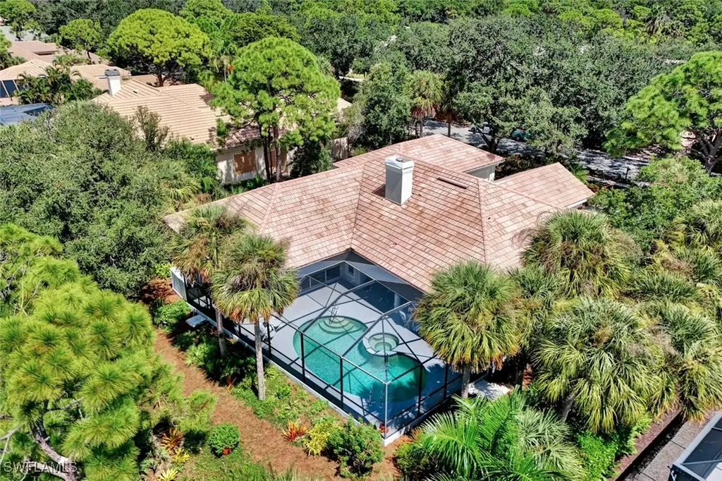 1004 Barcarmil Way Naples FL 34110