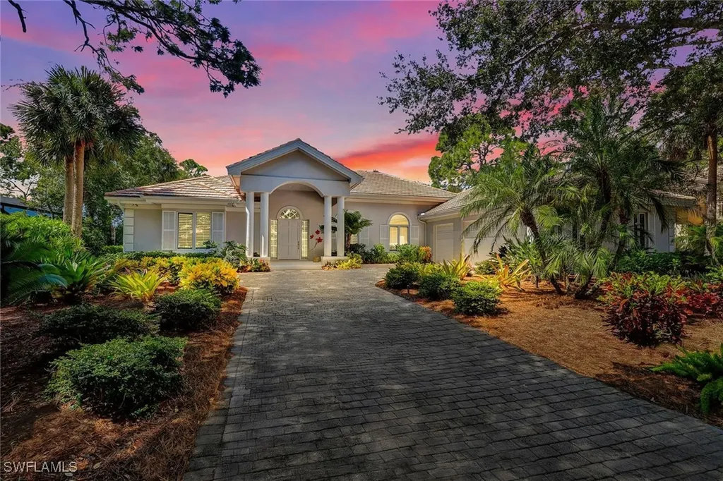 1004 Barcarmil Way Naples FL 34110