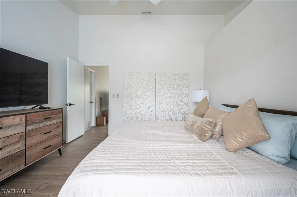507 14th Street N Naples FL 34102